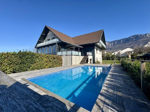 Villa in Aix-les-Bains, Savoy