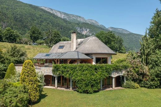 Villa in Lathuile, Haute-Savoie