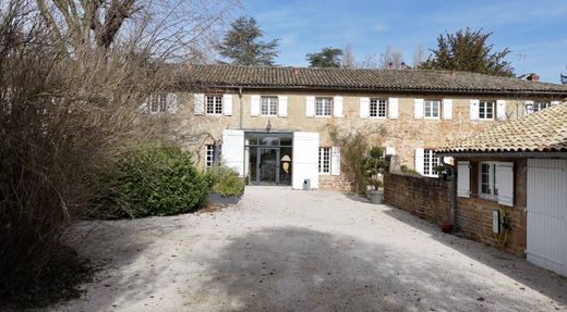 Villa in Charnay-lès-Mâcon, Saône-et-Loire