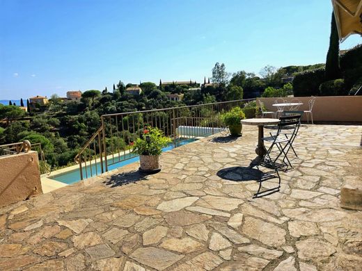 Willa w Bormes-les-Mimosas, Var