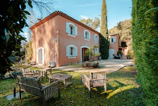 Villa in Aix-en-Provence, Bouches-du-Rhône