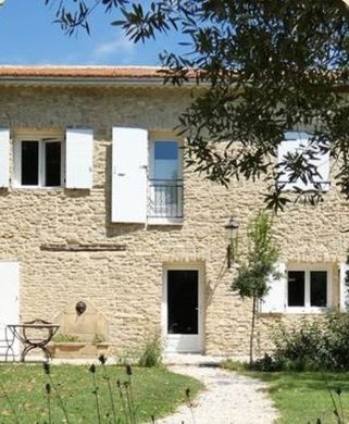Villa in L'Isle-sur-la-Sorgue, Vaucluse
