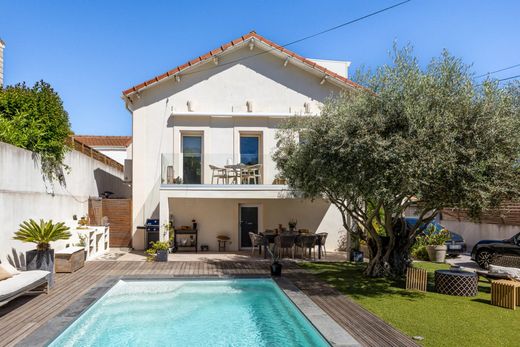 Villa Marsilya, Bouches-du-Rhône