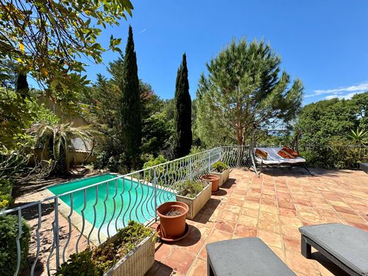 Villa in Six-Fours-les-Plages, Var