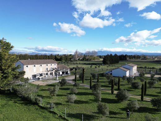 Villa in Pernes-les-Fontaines, Vaucluse