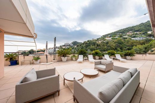Apartment / Etagenwohnung in Beausoleil, Alpes-Maritimes