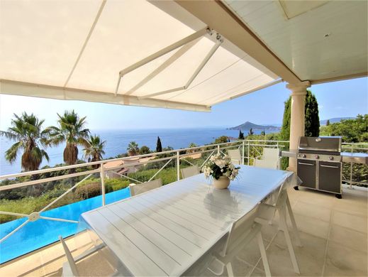 Villa en Anthéor, Var