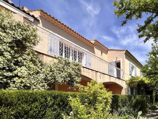 Villa in Fontvieille, Bouches-du-Rhône
