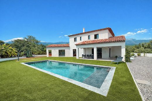 Villa in Roquefort-les-Pins, Alpes-Maritimes