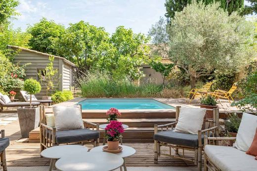 Villa en Saint-Cannat, Bocas del Ródano