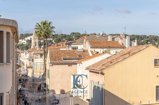 Apartment / Etagenwohnung in Sanary-sur-Mer, Var