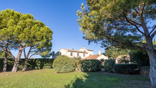 Villa in Fontvieille, Bouches-du-Rhône