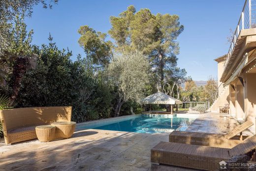 Villa in Roquefort-les-Pins, Alpes-Maritimes