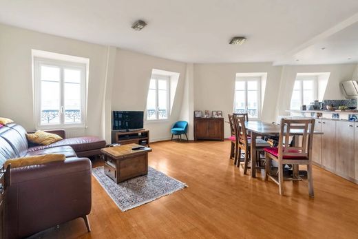 Apartment in Saint-Germain, Odéon, Monnaie, Paris