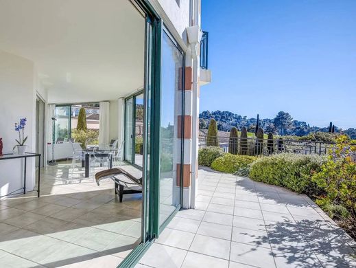 Apartment in Mougins, Alpes-Maritimes