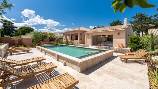 Villa in Saint-Rémy-de-Provence, Bouches-du-Rhône