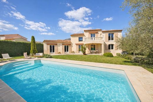 Villa in Roquefort-les-Pins, Alpes-Maritimes