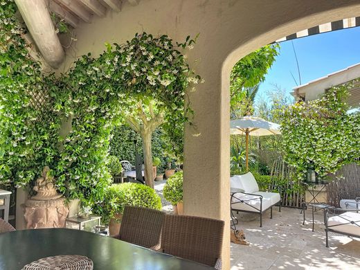 Villa in Maussane-les-Alpilles, Bouches-du-Rhône