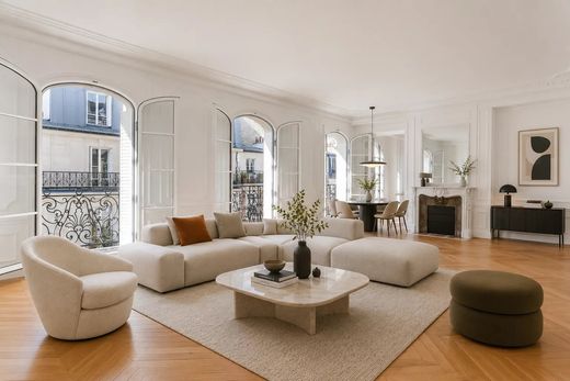 Apartment in Saint-Germain, Odéon, Monnaie, Paris