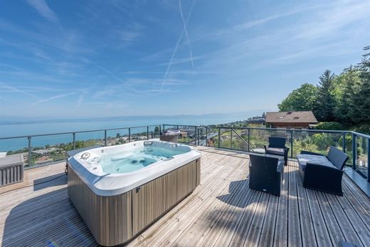 Villa in Évian-les-Bains, Haute-Savoie