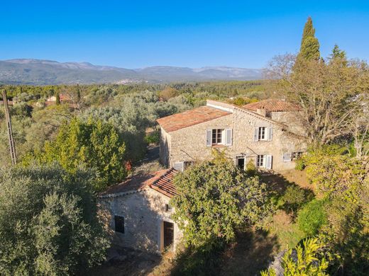 Villa in Saint-Paul-en-Forêt, Var