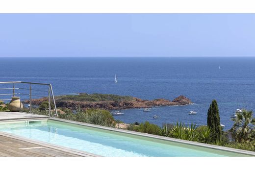 别墅  Anthéor, Var