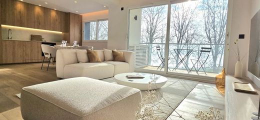 Apartment / Etagenwohnung in Annecy, Haute-Savoie