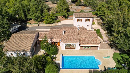 Villa in Saint-Paul-en-Forêt, Var
