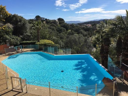 Apartment in Bormes-les-Mimosas, Var