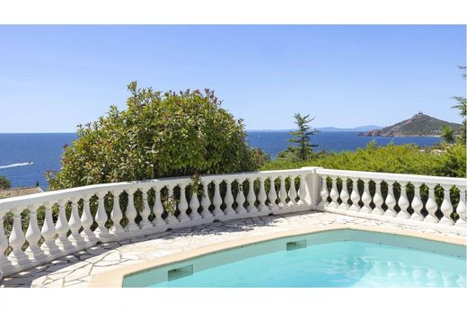 别墅  Anthéor, Var