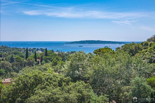 Willa w Grimaud, Var