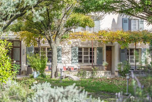 Villa in L'Isle-sur-la-Sorgue, Vaucluse
