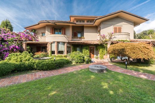 Villa à Forte dei Marmi, Lucques