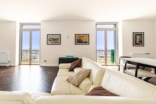 Penthouse Salerno, Salerno ilçesinde