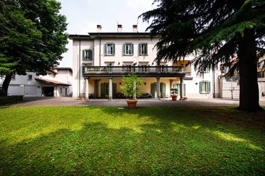 Villa a Lallio, Bergamo