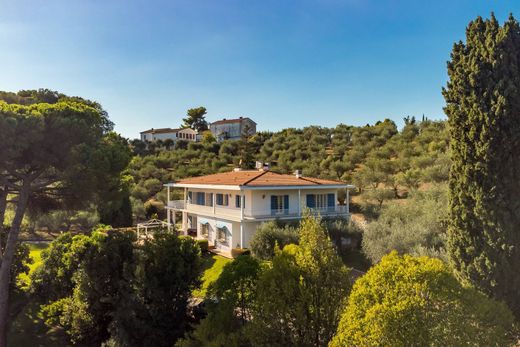 Villa Massarosa, Lucca ilçesinde