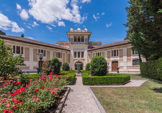 Villa Treia, Macerata ilçesinde
