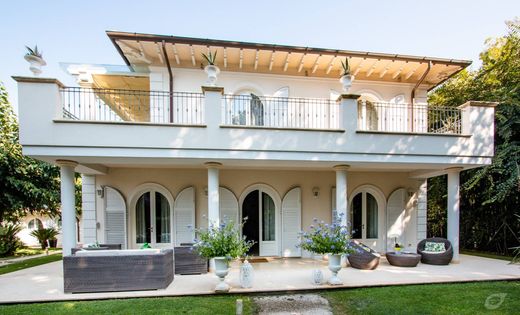 Villa in Pietrasanta, Provincia di Lucca