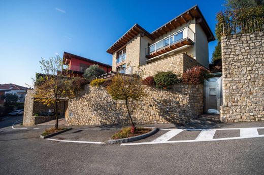 Villa Nembro, Bergamo ilçesinde