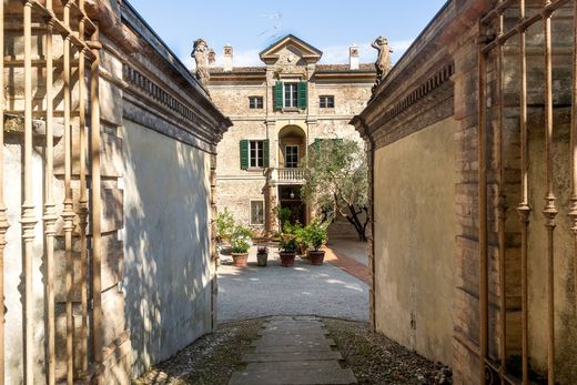 Villa en Castiglione delle Stiviere, Mantua