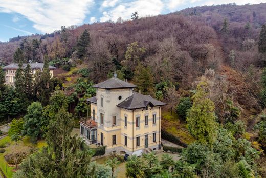 Stresa, Provincia Verbano-Cusio-Ossolaのヴィラ