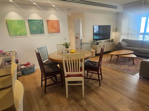 Apartment / Etagenwohnung in Tel Aviv, Tel Aviv District
