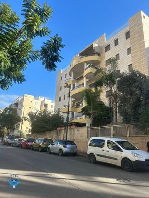 Apartment in Ness Ziona, Central District