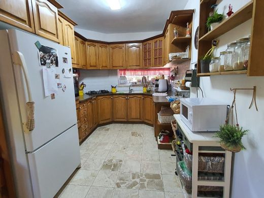 ‏בתי יוקרה ב  רחובות, Meẖoz HaMerkaz