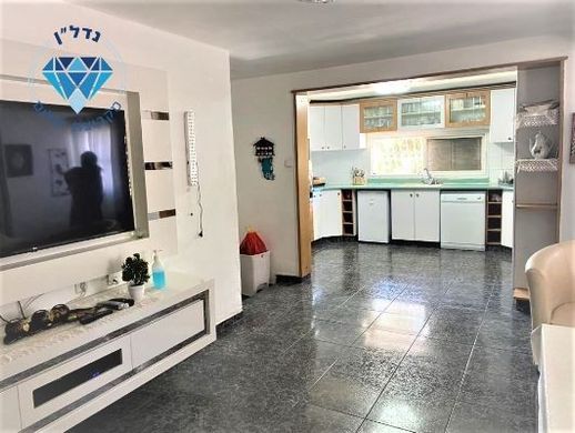 Duplex in Ness Ziona, Central District