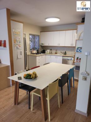 Kfar Saba, Central Districtのアパートメント