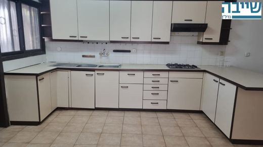 Luxus-Haus in Rechowot, Central District