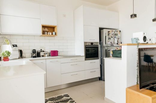 Apartment in Ness Ziona, Central District
