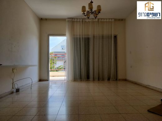 Kfar Saba, Central Districtのアパートメント