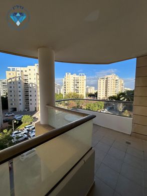 套间/公寓  Ness Ziona, Central District